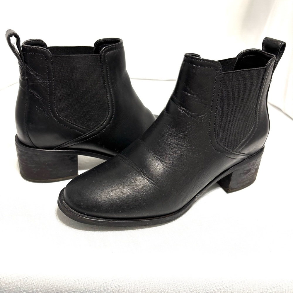 Cole Haan Leather Cassie Bootie Women 5.5 B (Medium)
